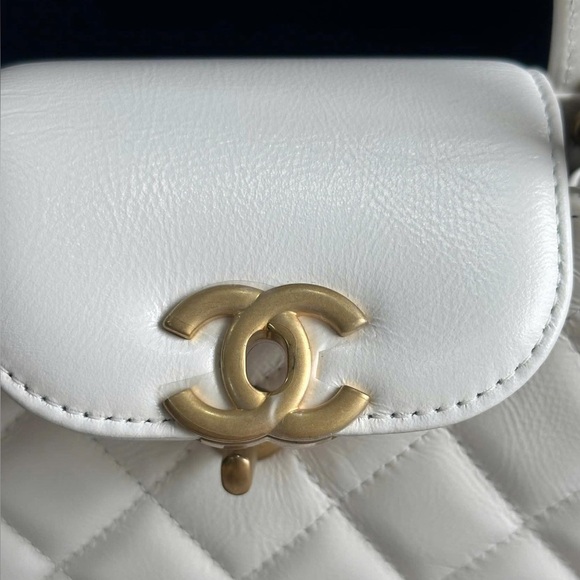 CHANEL White Kelly Bag - Picture 6 of 9